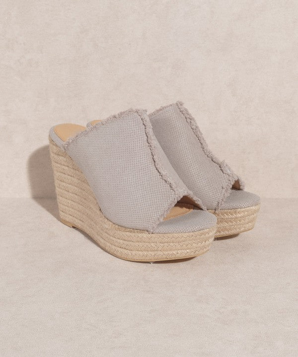 OASIS LINEN WEDGE